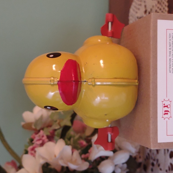 Tin Toy Arcade Windup Ducky - Picture 4 of 5